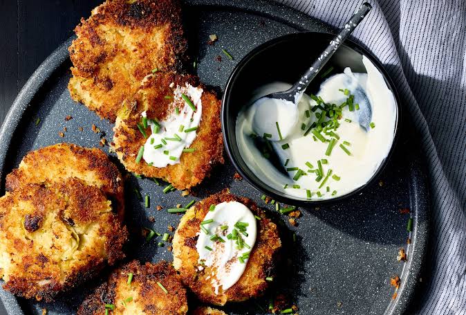 Bubble and Squeak Recipe- Crispy Leftover Potato and Cabbage Cakes